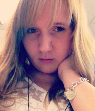 LaurenSell10's profile picture. twitter will no longer allow me to tweet on this page so now my twitter is @LaurenSell13 so follow that one :)