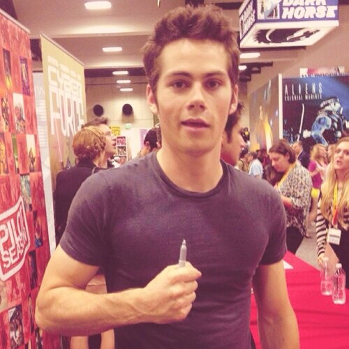 16, werewolf, geek/nerd, in love with @Sugar_Lydia. #TeenWolf #thebiteisagift Bi|Taken 18+ #RP #Stydia