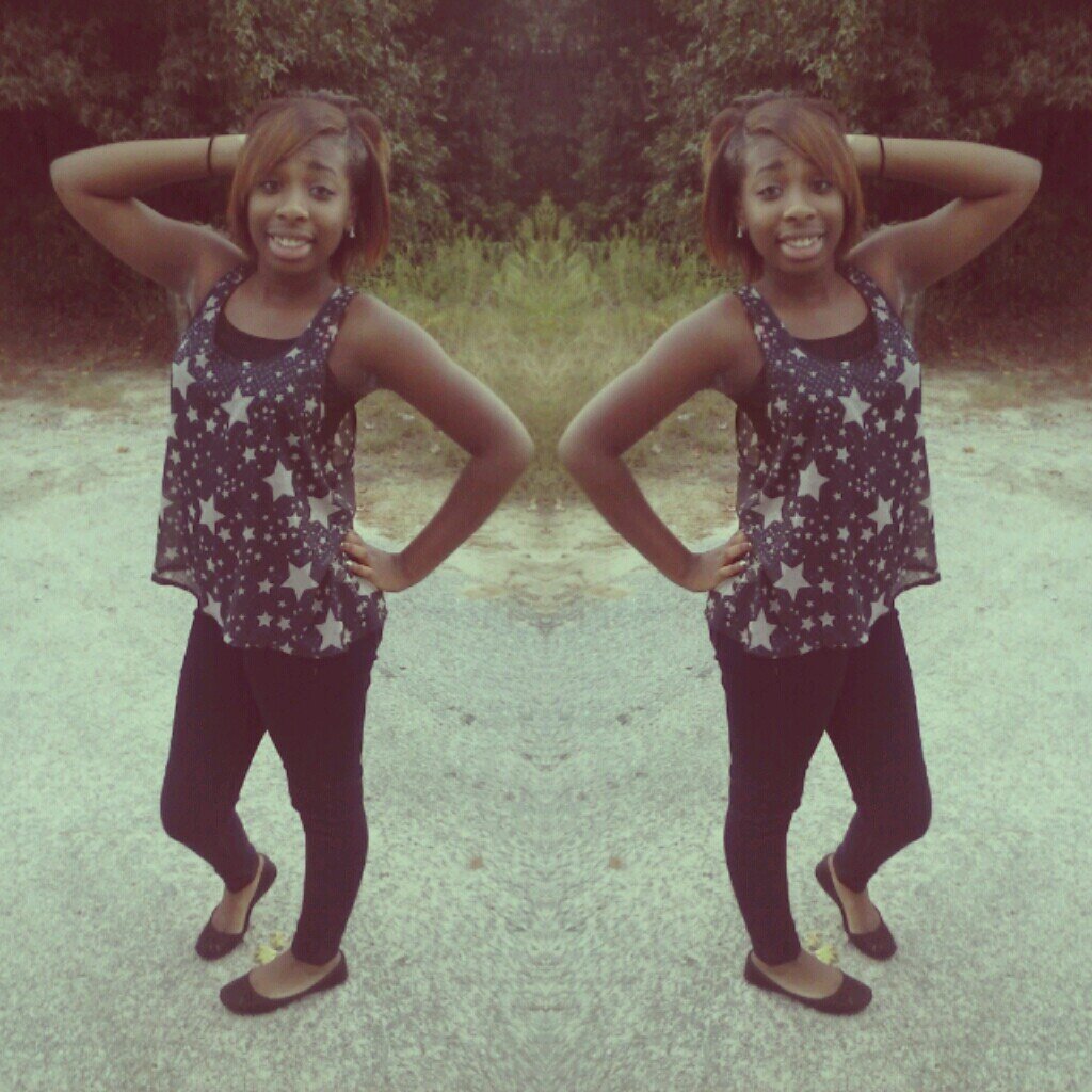Fuck a Cirlce , Loyalty don't come in shapes .. Follow my BBY ; she ain't fuck me over yet . @TrequawnTWife ..