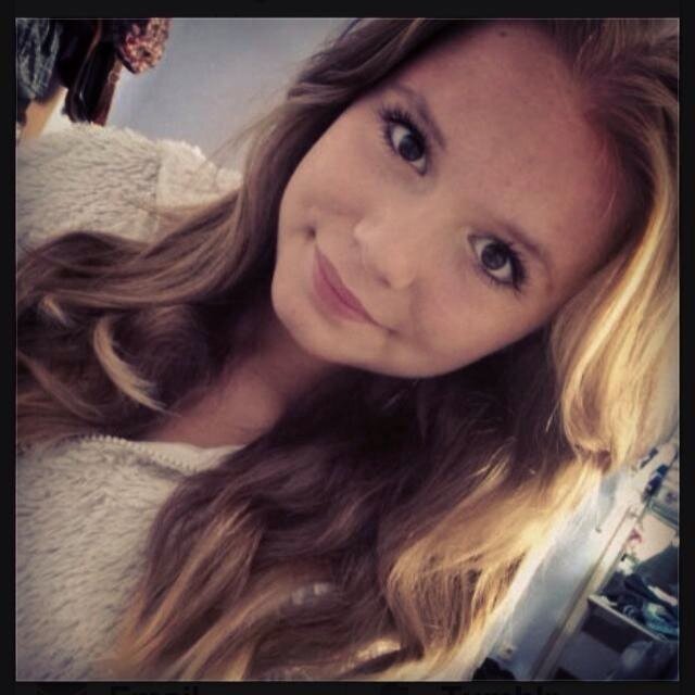 Hello Inci is here i'am 14 i live in germany i love One Direction Cody Simpson Little Mix Cher Lloyd 5sos follow me and i follow you back ;) lovee youu :*