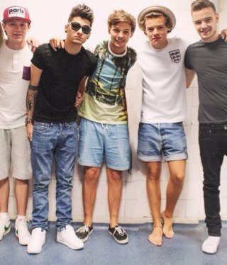 Hi there follow @1dgotmesick please ily