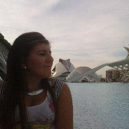 Amar lo más bonito de la vida♥ y nunca dejar de ser feliz♥
 Amante de la música, toca la guitarra y estudia 1ºBto