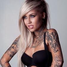 Tatuadora, Vampira Buscando que hacer con mi vida