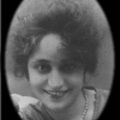 Rosita Melo es la primer mujer compositora de renombre mundial. Su vals Desde el Alma mantiene su popularidad de siempre, recorriendo el mundo