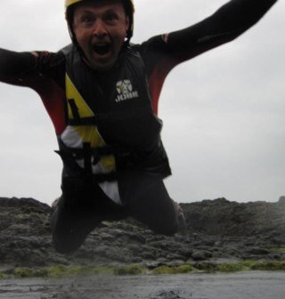 3 kids, 1 wife, 1 dog, 2 bikes. Business, HR, cycling, running, and the odd mountain!