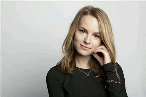 Fã-site dedicado a cantora @BridgitMendler, aqui você encontrará notícias atualizadas da cantora/atriz.