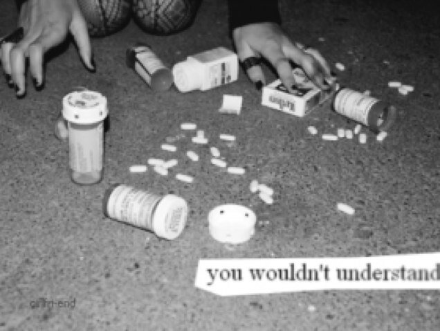 _justbrokenn's profile picture. waste of space.