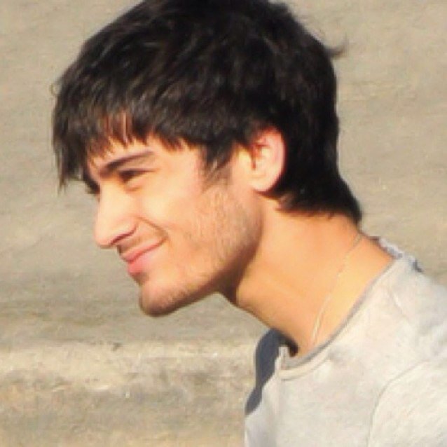 Ayyee. Im Zayn. I roam the woods alone. No alpha.