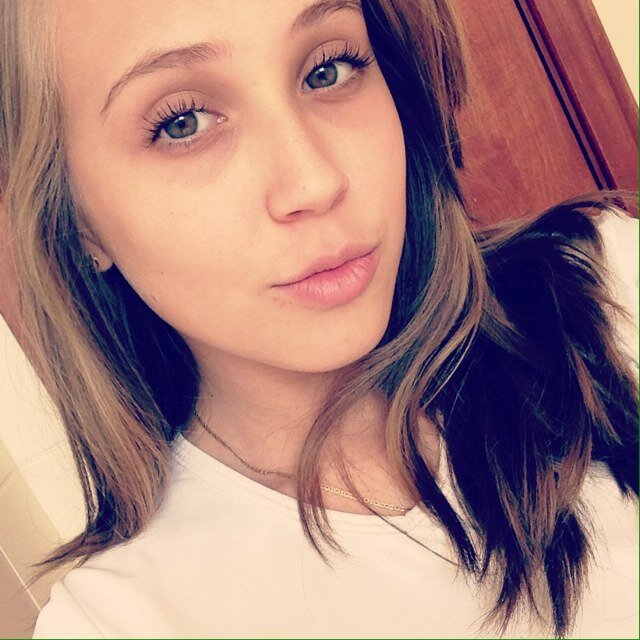 A vida é curta demais para levarmos ela a sério ♡