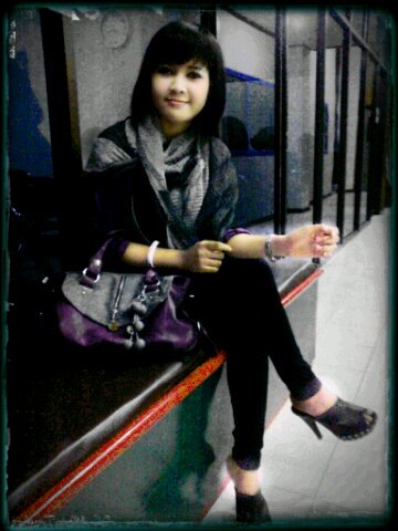 fr_putrii93's profile picture. 