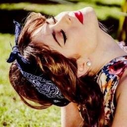 Como quieres que te quieras si te quiero y tu no quieres que te quiera como yo quiero quererte cuenta dedicada a @tinistoessel  nos sigue @Marty_Petrucci