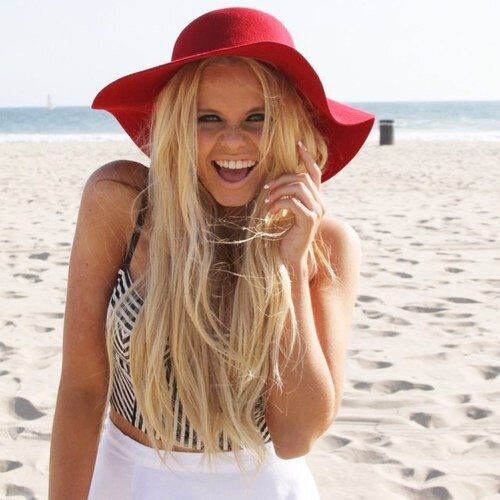 I am a huge fan of Cody and Alli Simpson!!
