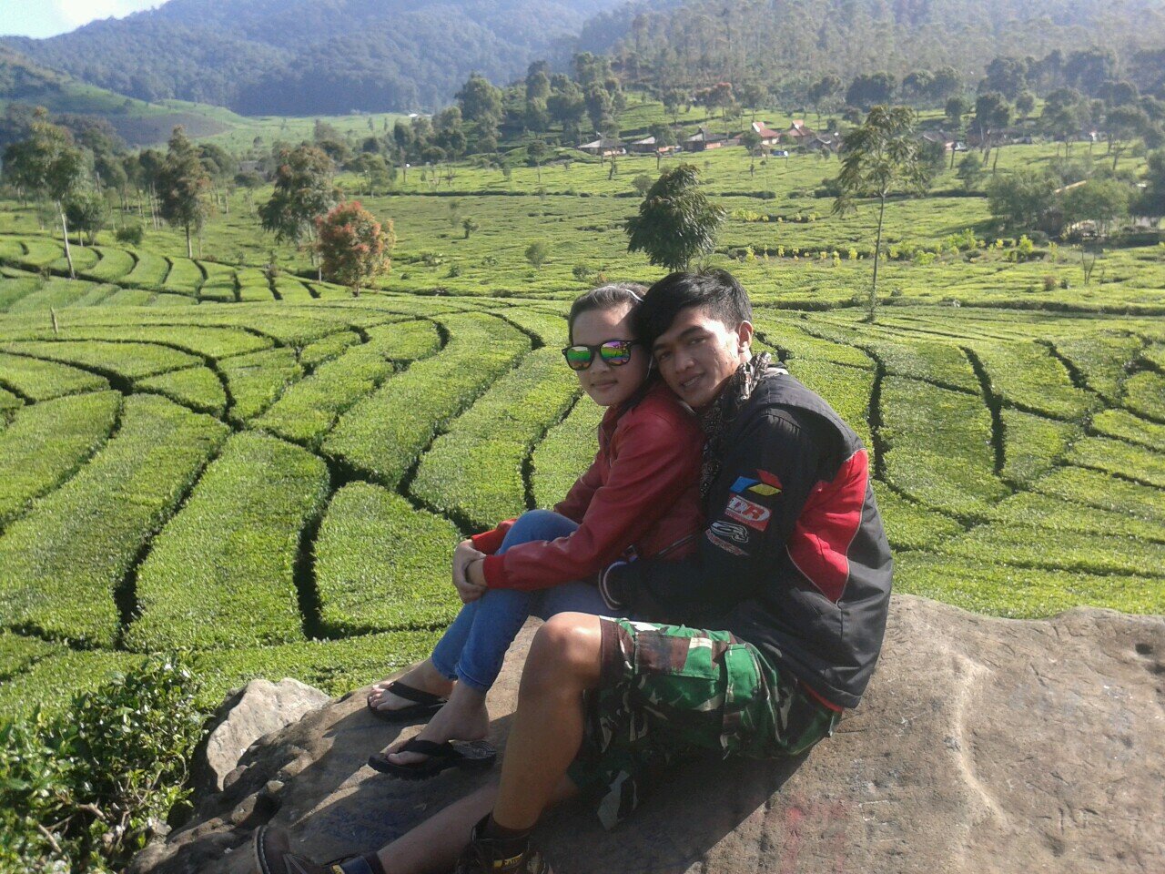 .msih bingung gmna cara pengen mulai usaha online shop (¬_¬)