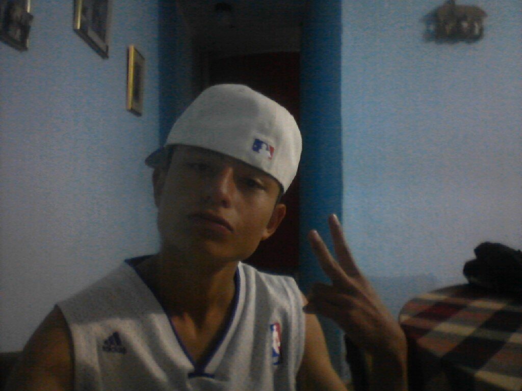 Artista Urbano Bogotano Actualmente Estudia y Trabaja En Su Carrera Musical ♪♫♪♫