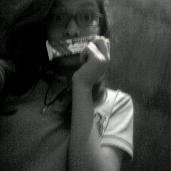 Escribo por una principal razón, expresión. Escritora, cantante, compositora, y actriz. (Mis gustos, mi vida, respeto) PEACE♥