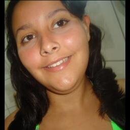 - uma garota com sonhos de menina, pensamentos de adolescente e emoções de mulher.