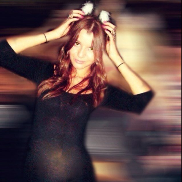 ECalderHWRP's profile picture. British Bombshell and I'm also good friends with One Direction. My best friend is an Irish Leprachaun named Nialler. I love him to bits! [Single.]