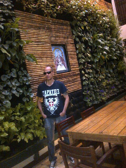 Alberto_Pad's profile picture. Al otro lado del camino en esta ciudad... Caraqueño, pasión por el Rock, la poesía, y una buena beer! 🇻🇪LIBERTAD!