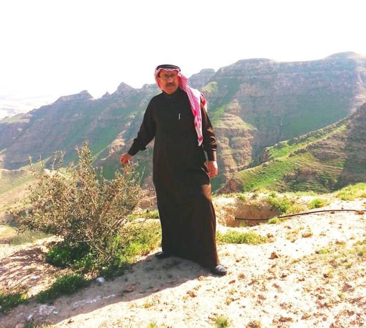 ‏احب الشعر واحب الرسم