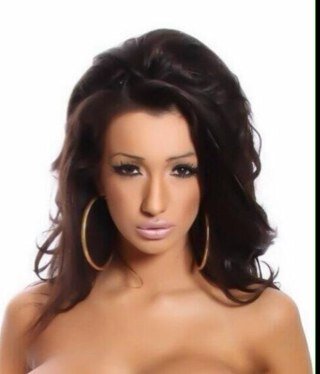 I❤@ChloeGlamGirl She is sexy & Hot and a beautiful girl & fanpage & #ChloeMafia