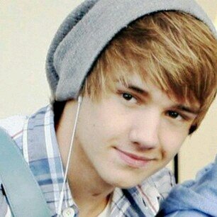 Liam Payne at your service. Im training to be an engineer aboard this ship. 18 years old. Engaged to the beautiful @AverageLark. Father-to-be #Teen #RP
