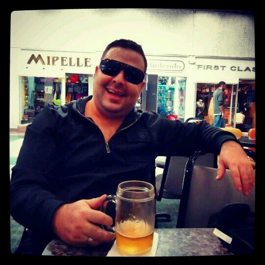 SHOWS Business & Entertainment