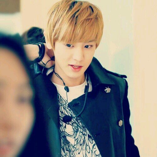 [Parody / 1992] We Are One! EXO's rapper and happy virus, Park Chanyeol is the name.