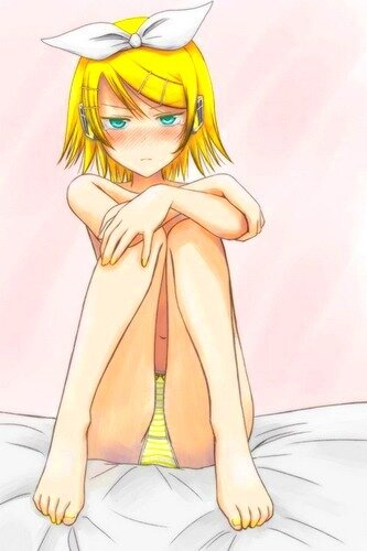 Ne... Ne.. Minna-san~! Watashi wa, Rin Kagamine desu~! Orenji no sekai~ Len Kagamine Twin | Taken by him @OrenjiKing | Feel Free To Unfollow..~
