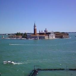 Tech1M's profile picture. 