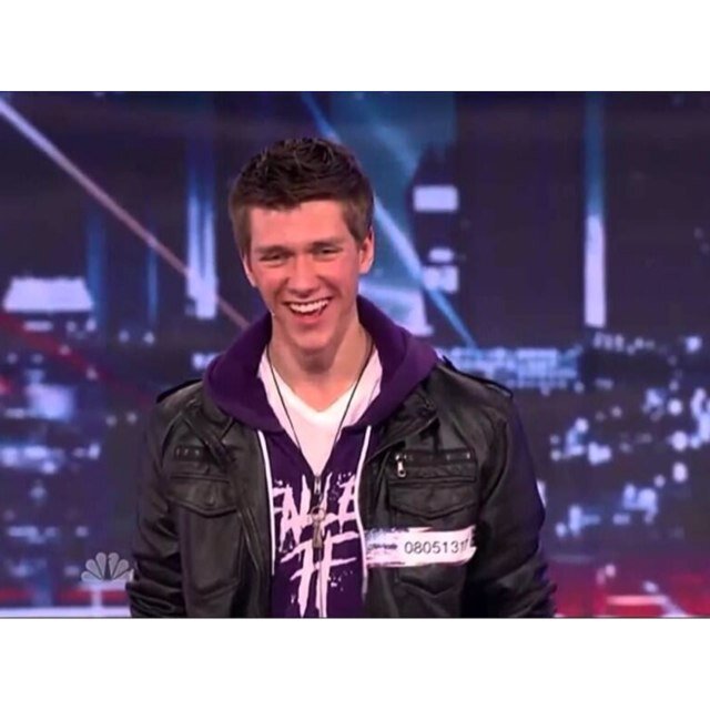 FOLLOW @CollinsKey AND HELP HIM GET TO 80k!!! #CollinsKeyTo80k