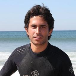 Raulista madridista y español. Ingeniero de futura profesión.