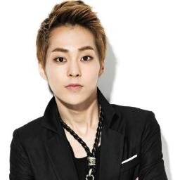 ผม Xiumin  EXO  ผู้มาดเเมนแอนด์เเฮนซั่มครับ!  อย่าลืมมาคุยกันนะครับ จ๊วบ! ^3^!  #MATRIXFAM