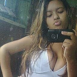 ʚĭɞ A luz de Deus que me guia, é bem maior que o mal olhado que me cerca . (yn)