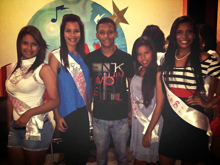 SOMOS EL PROGRAMA QUE SE APODERO DE LOS SÁBADOS POR LA NUMERO 1 HISPANA 89.5 FM A LAS 2:00 PM CON ANTHONY MUJICA
