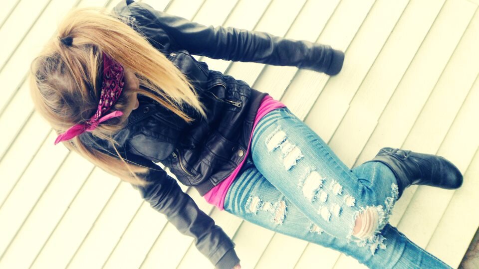 just signed up3 fallow m and i'll fallow back.. xoxo