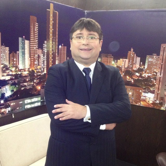 Corretor de Imóveis, Administrador de Empresas, Advogado, Pósgraduado, Jornalista e Radialista, Palestrante, sou de João Pessoa - PB.
