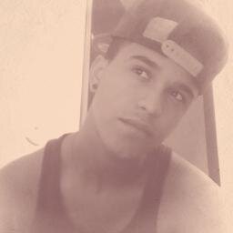 Sou Preto Pretinho, 18 anos, Sagitariano, fiel seguidor do Santo Saci Alado Astolfo José, Fofinho, carinhoso e cheiroso  Δ9. Follow-me http://t.co/w3xqeVv7