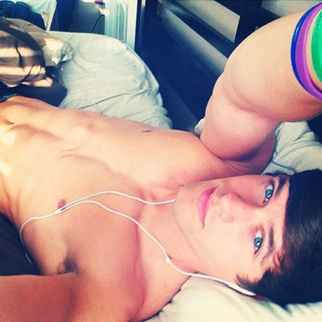 BoysWithThis's profile picture. The most attractive boys on the internet.