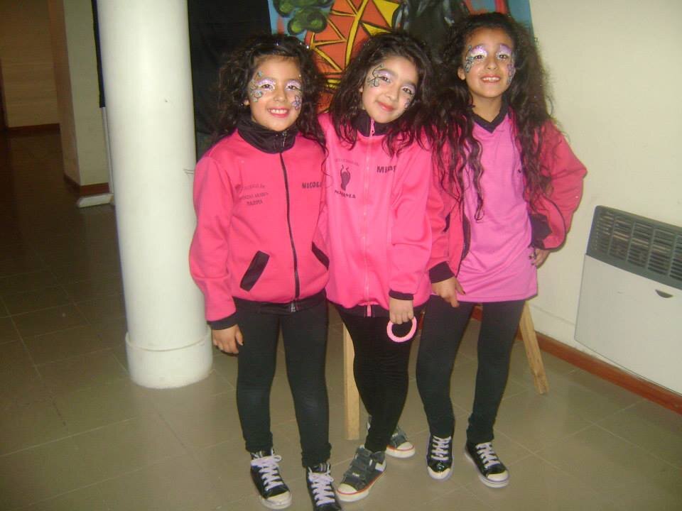 11_barra's profile picture. Me gusta estar con amigas y pasarla bien con toda mi familia...we :p