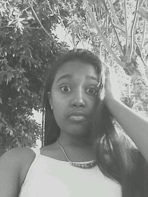 14 años  Directioner, Manulover   amo la musica y me encanta cantar  hablo español y un poco ingles