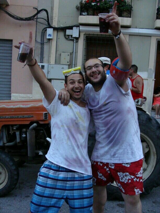 Actual estudiante de robótica y automatización en Almansa. Intento casi fracasado de jugador de baloncesto. SIEMPRE.