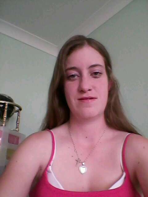 #teamfollowback. i love music. im single and ready to mingle. 25yrs old. add me on fb april.dixon.7927@facebook.com,