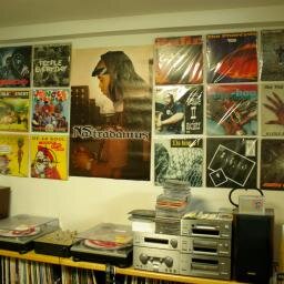 趣味はDJ(特にHIPHOP)、映画鑑賞(映画館で年間50本鑑賞を目標)、ワイン(赤が好き)、ウィスキー(アイラモルトが好き)、資産運用(主に日本株)等。誰も傷つかないおもしろ話や女子がひかない下ネタ話しをモットーとする。