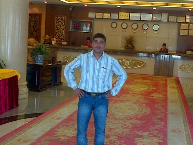 My self textile eng. Born in eastern up in India. completed education in Gujarat. Past my childhood in joint indian Hindu Brahmin family.I like my family  much.