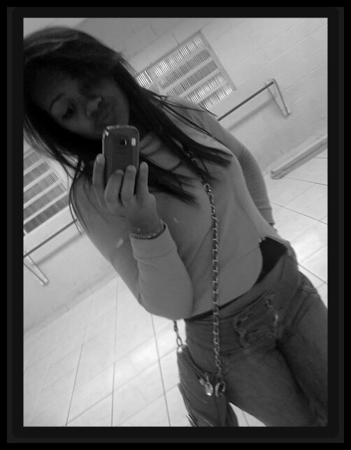 Amo quem me ama.. se vc me odeia morre que Passa... ;)