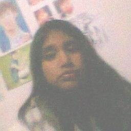Soy una chica muy feliz y me gusta la música y el rock♥♥