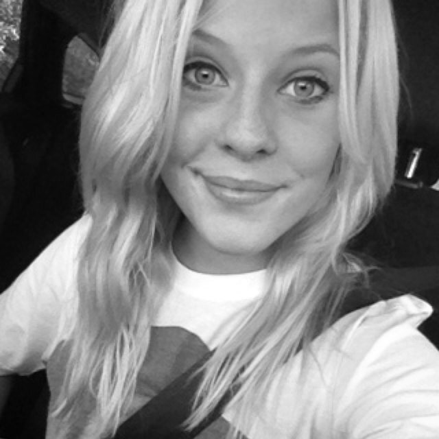 schatjee, k hou zoveel van je ! Je bent zo belangrijk voor me geworden ! Kan alles bij je kwijt en k kan je echt vertrouwen ! Je bent mn beste ! xxxx sanne ♡