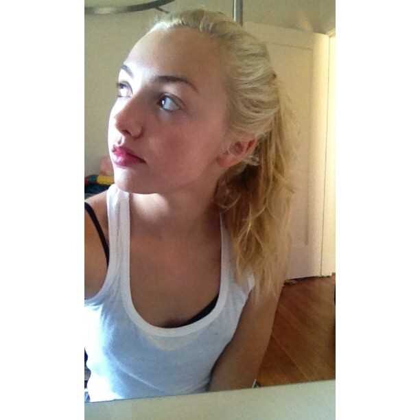 Hi I'm Emma Ross, I love Austin Moon! Fashion should be my middle name. Oldest of the ross'. Our nanny can be cool.