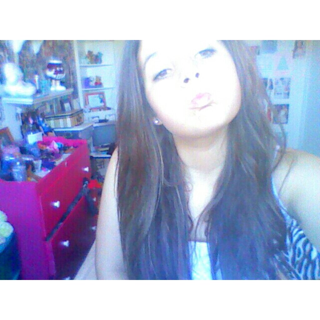 i like one direction alot ❁| im just a teenage dirtbag baby ✖| i never meant to start a war, i just wanted you to let me in ❁