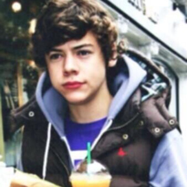 please follow @mtdewharry and NOT this account thanks :)